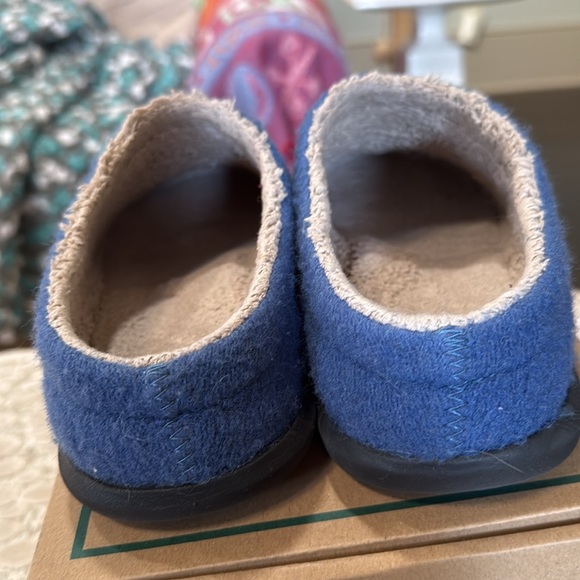 L.L. Bean slippers BOXED - Picture 4 of 8